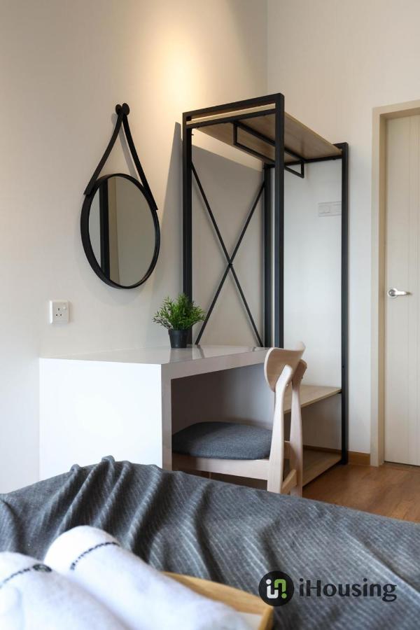The Quartz By I Housing Apartment *