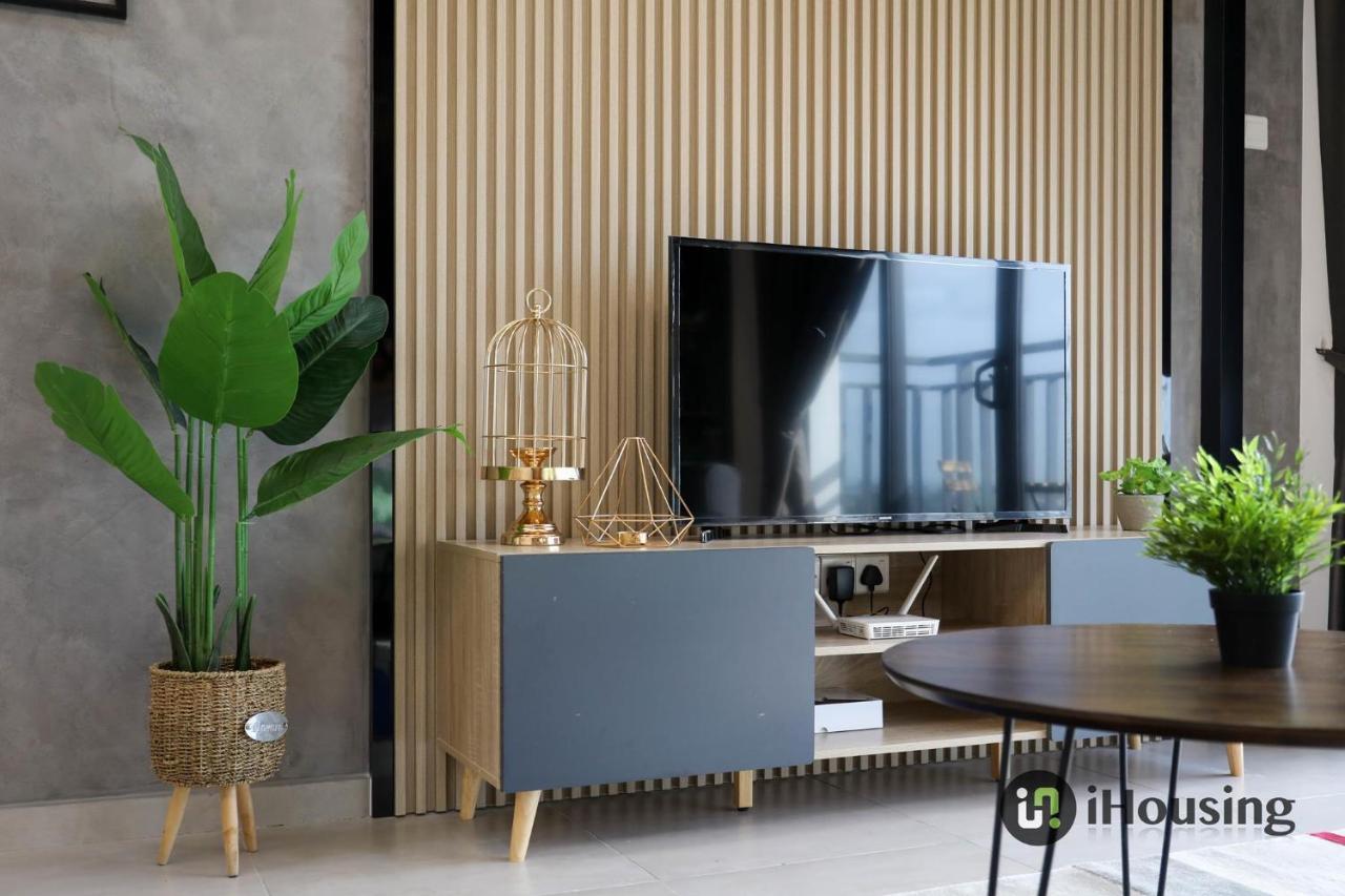 The Quartz By I Housing Apartment