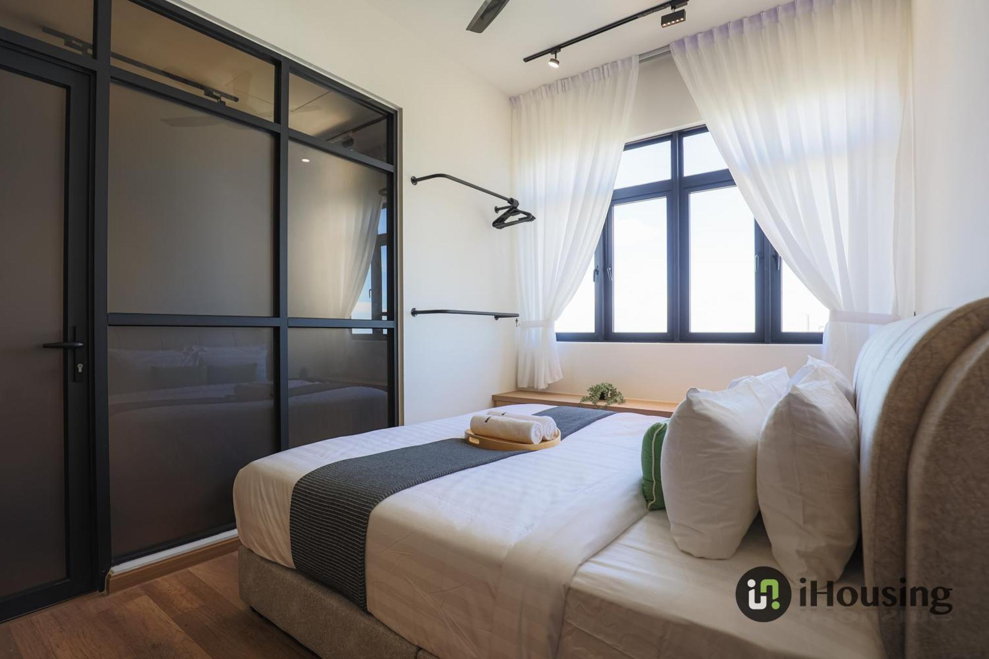 The Quartz By I Housing Apartment